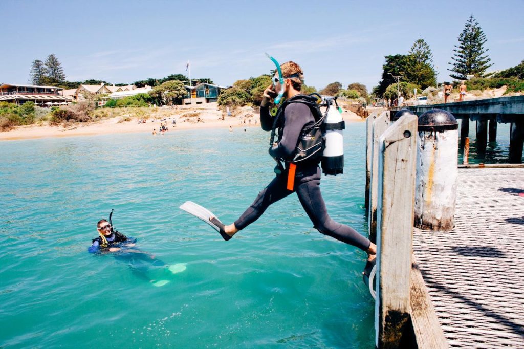 Participants enjoying the Discover Scuba Dive experience in Portsea, VIC