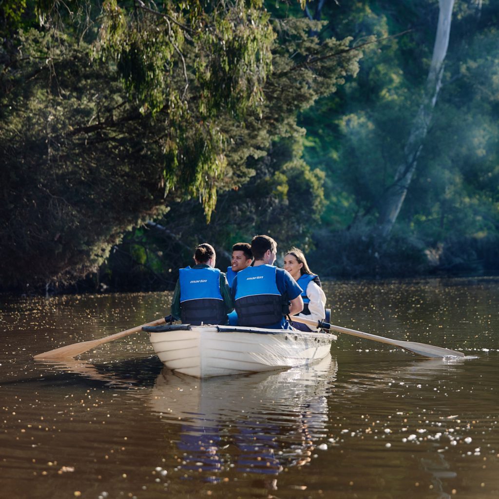 Studley Park Boathouse boat hire on Yarra River